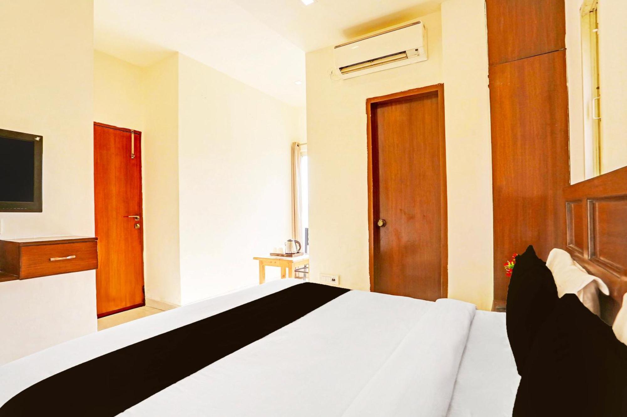Super Hotel O Sector 45 Formerly Manyavar Chandigarh Exterior photo