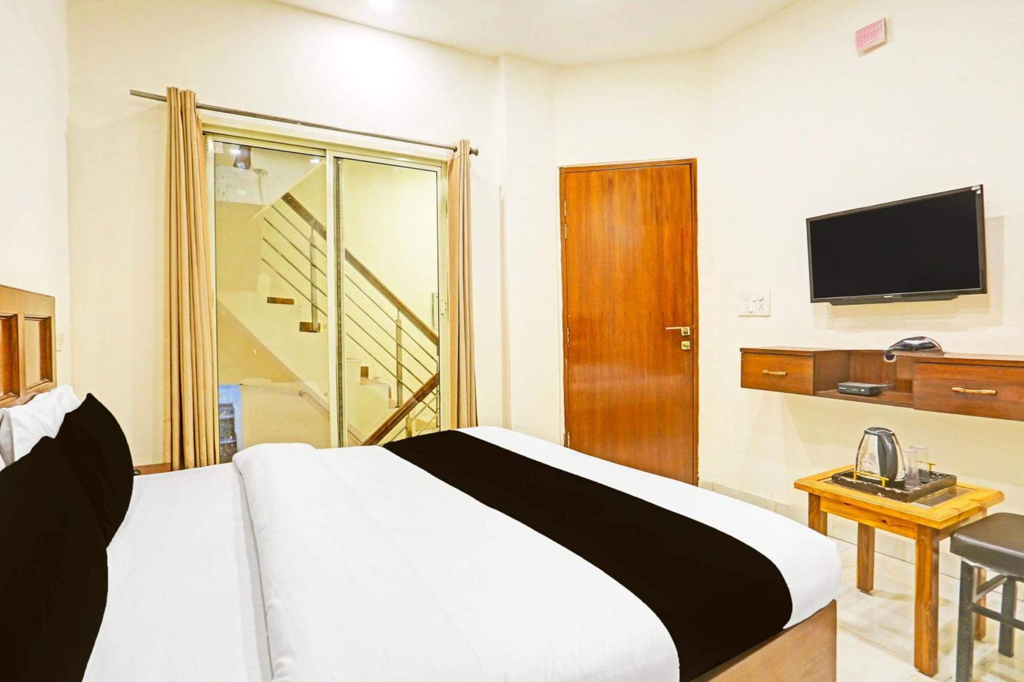 Super Hotel O Sector 45 Formerly Manyavar Chandigarh Exterior photo